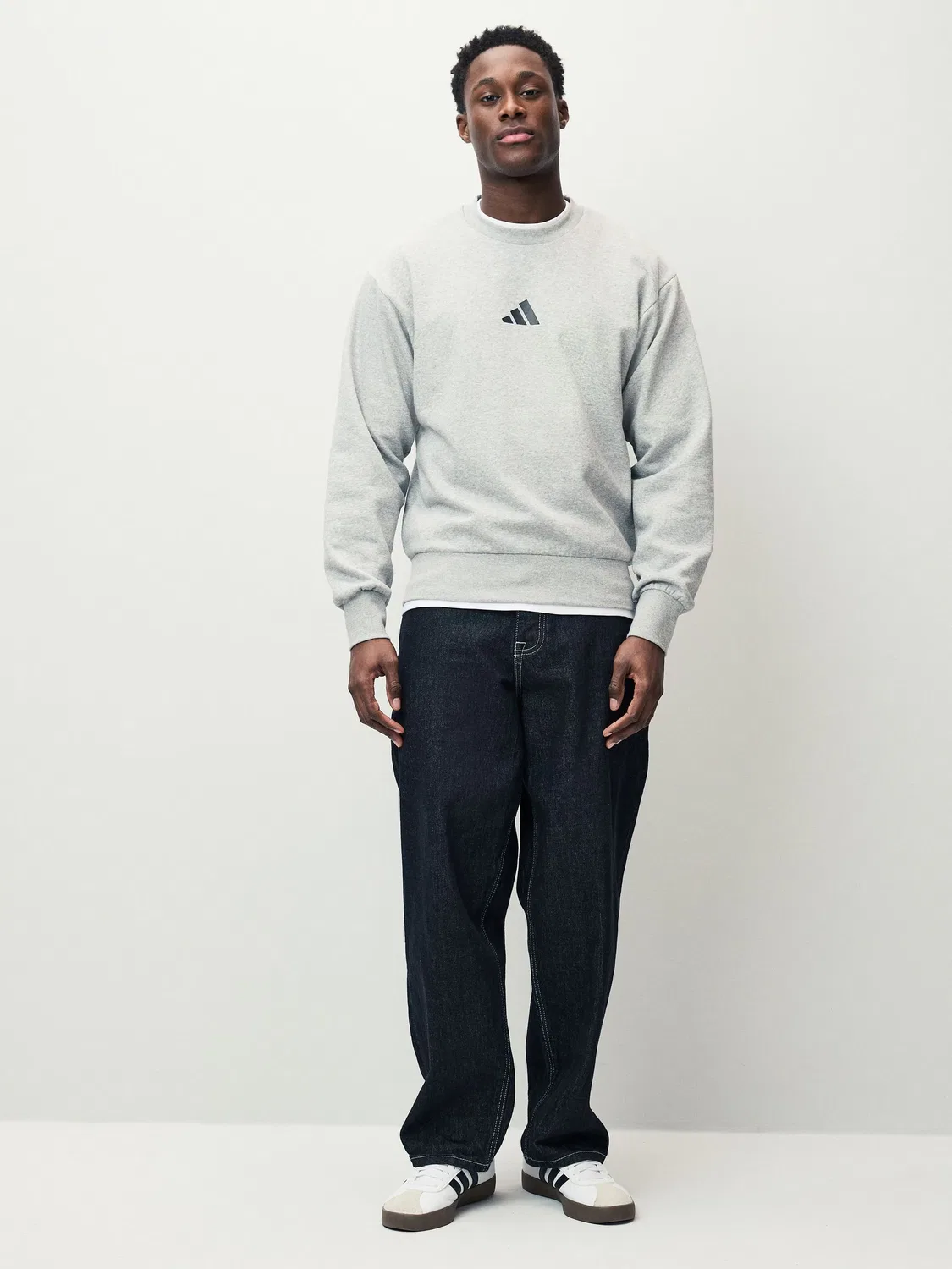 Свитшот флисовый Essentials Feelcozy adidas, серый — фото 2