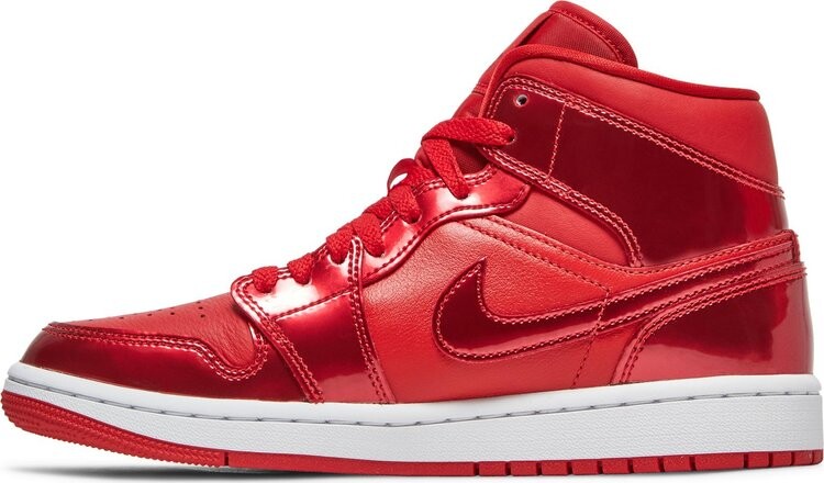 Кроссовки Wmns Air Jordan 1 Mid SE University Red Pomegranate, красный — фото 3