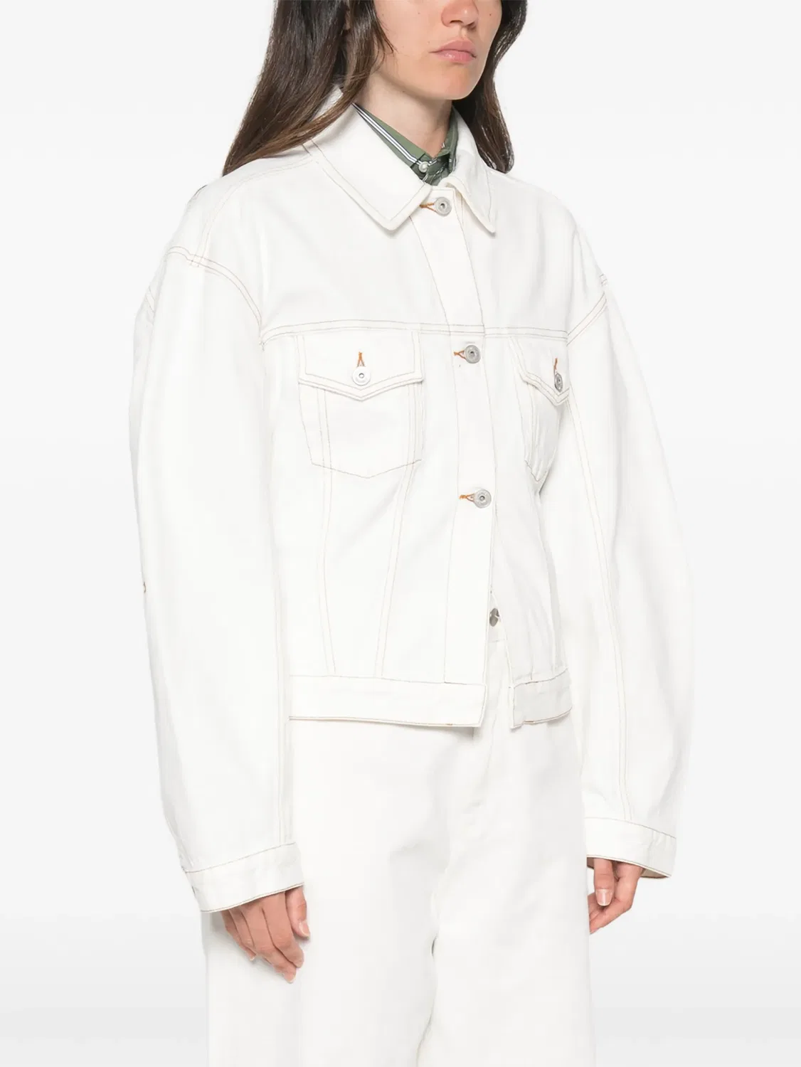Джинсовая куртка с контрастной строчкой Jacquemus, белый — фото 2