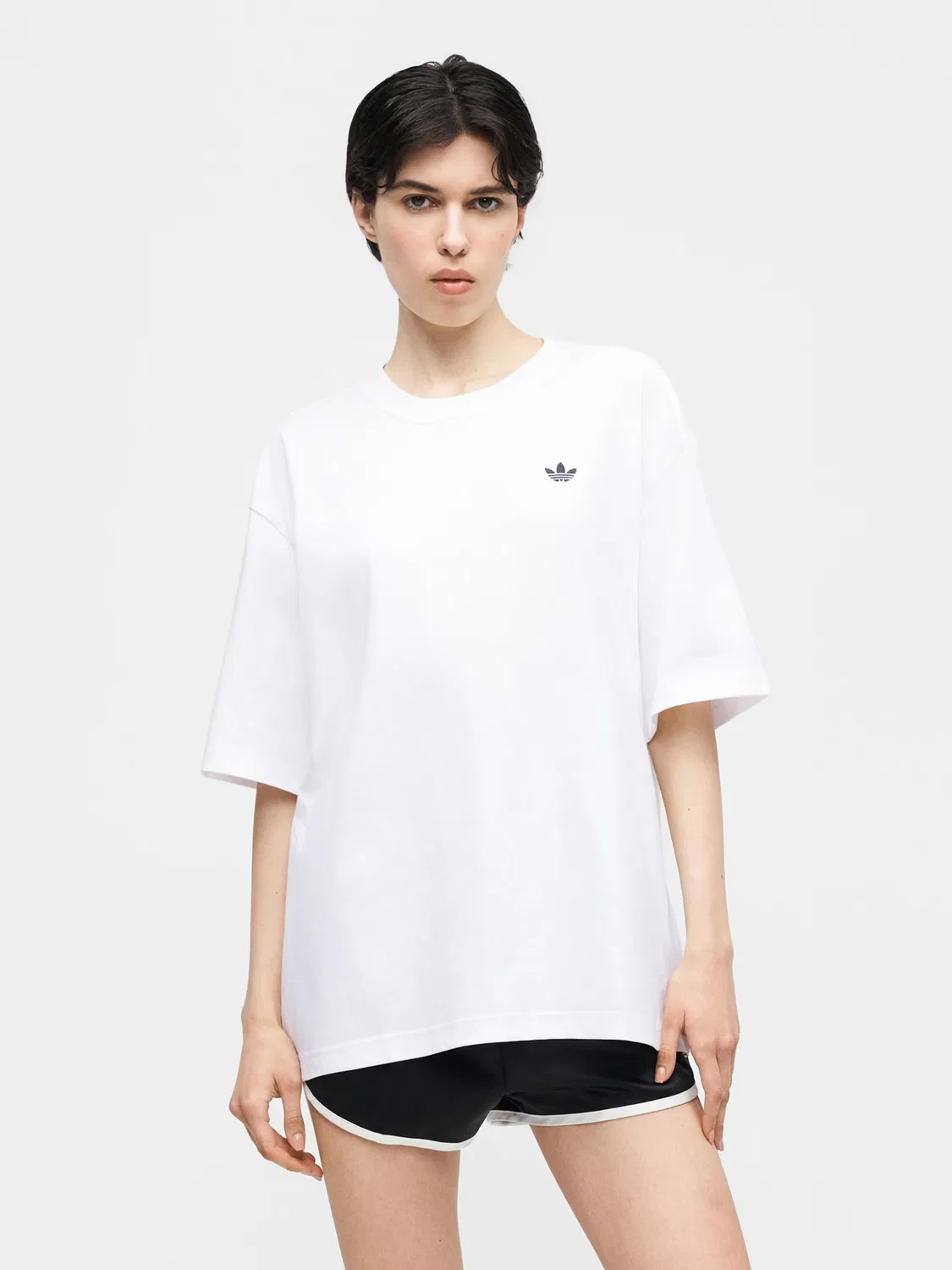 Футболка оверсайз Adidas Originals Essential белого цвета — фото 2