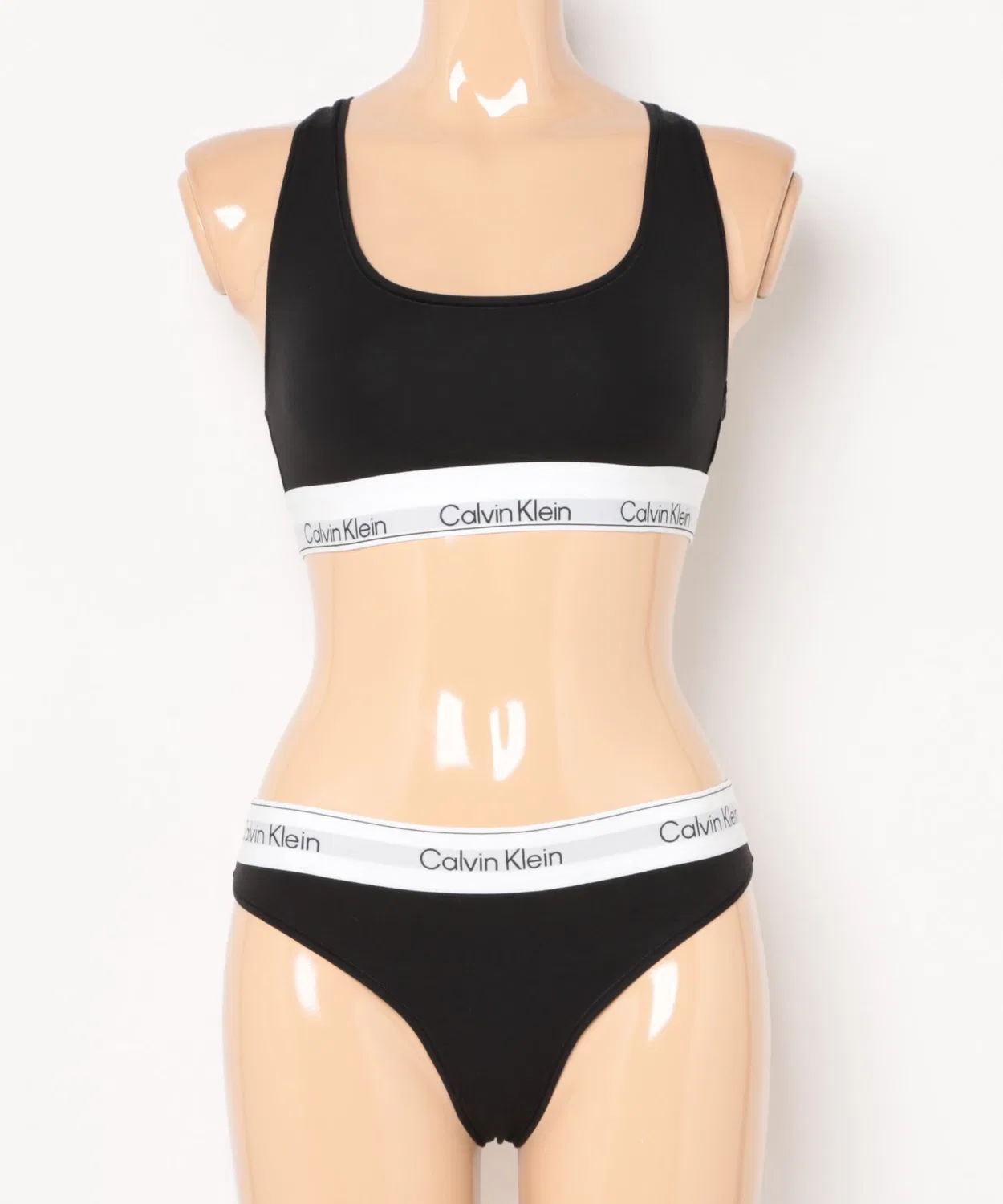Женский комплект бюстгальтера и трусов T-Back Calvin Klein, черный — фото 3