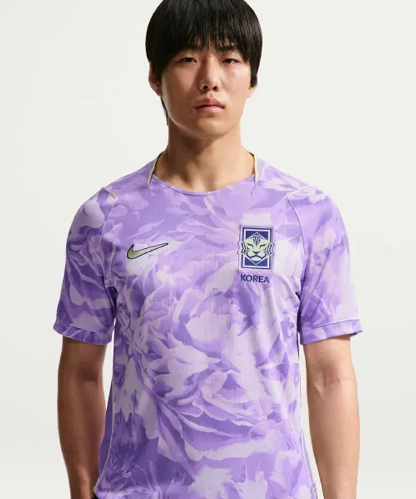 Футбольная реплика джерси Nike 2026 Stadium Away, m, Space Purple/Amethyst Tint/Global Blue/Light Liquid Lime