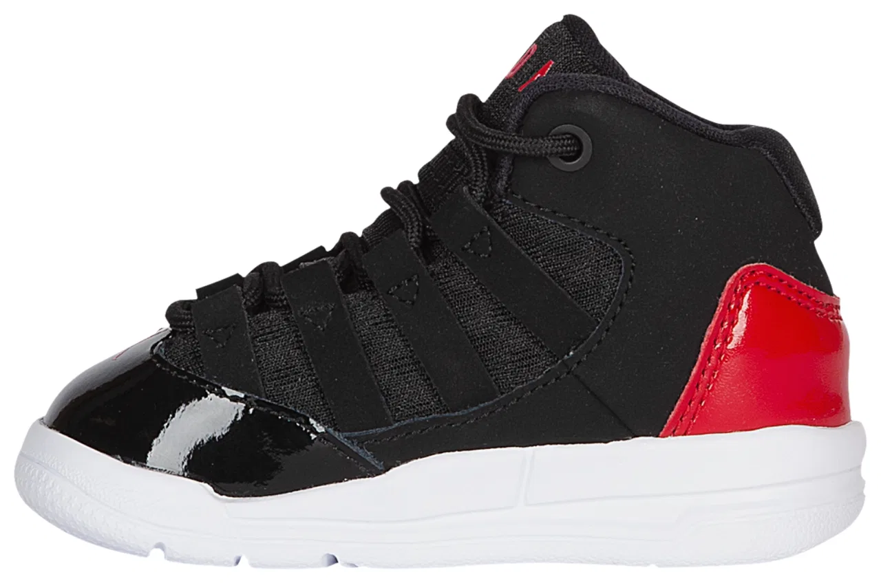 Детские кроссовки для мальчиков с верхом из кожи Jordan Max Aura, Black/Black/Gym Red — фото 2