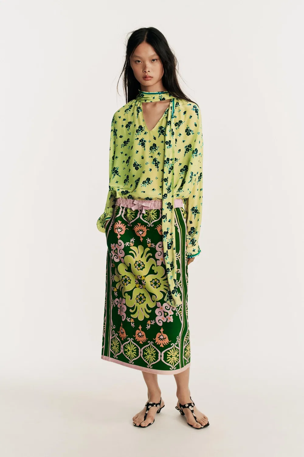 Футболка с принтом и бантом, лимитированная серия. ZARA, Printed