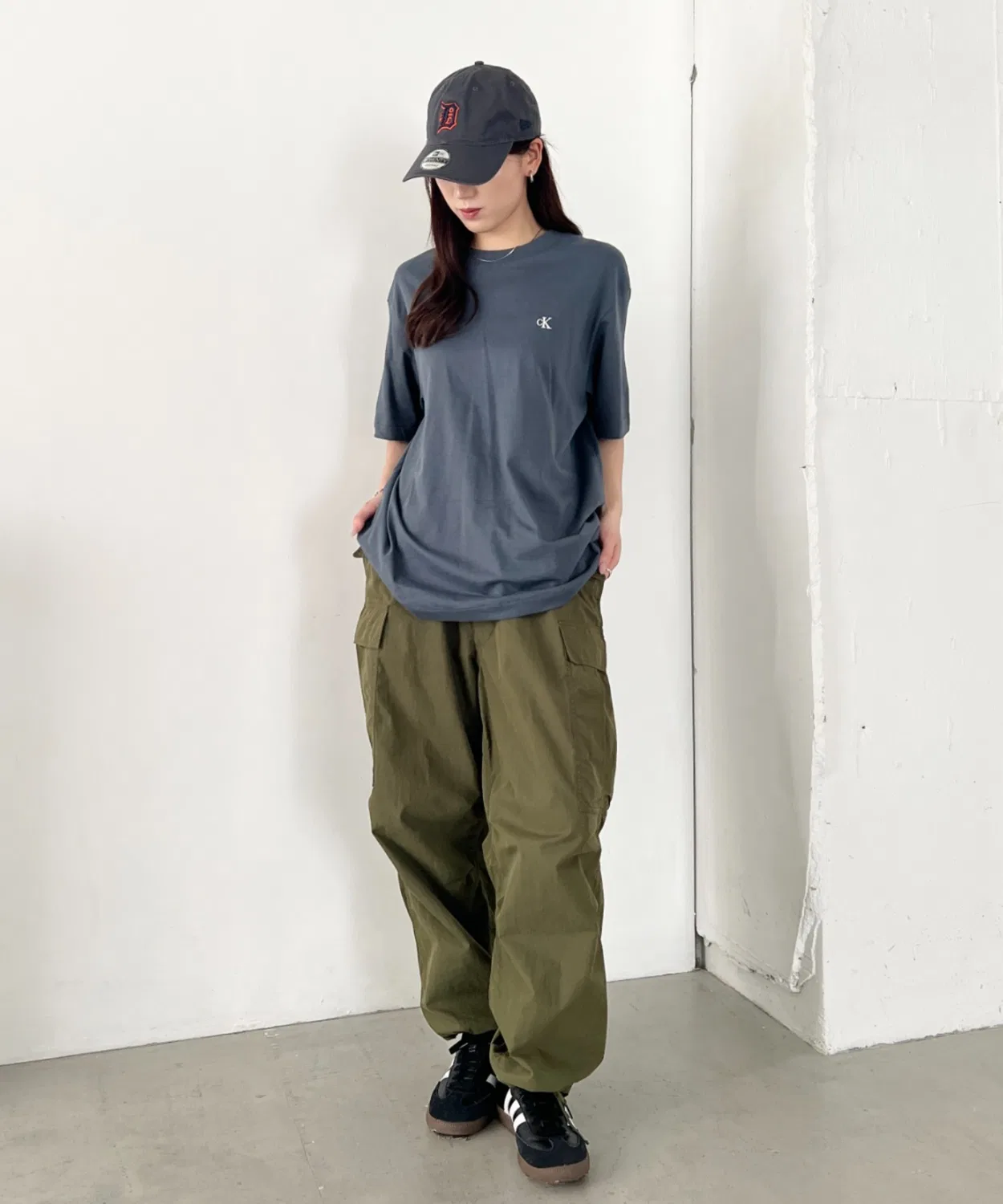 Мужская футболка с коротким рукавом из хлопка Calvin Klein Easy Monogram Tee, Серый — фото 4