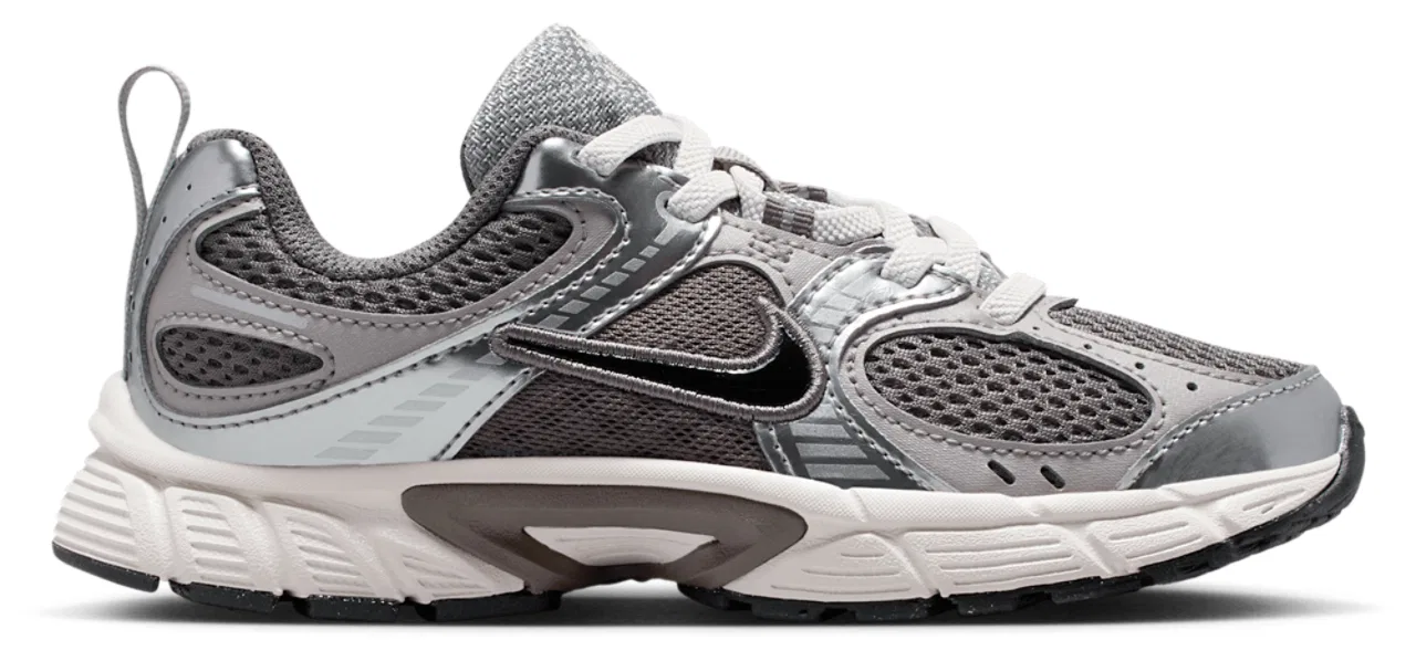 Кроссовки для мальчиков V5 RNR Nike, цвет Cave Stone/College Grey/Black