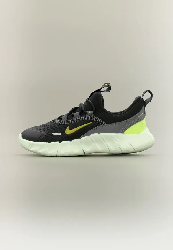 Кроссовки для бега по шоссе Nike Performance, черный/шафрановый кварц/карандашный острие/вольт айс/вольт тинт