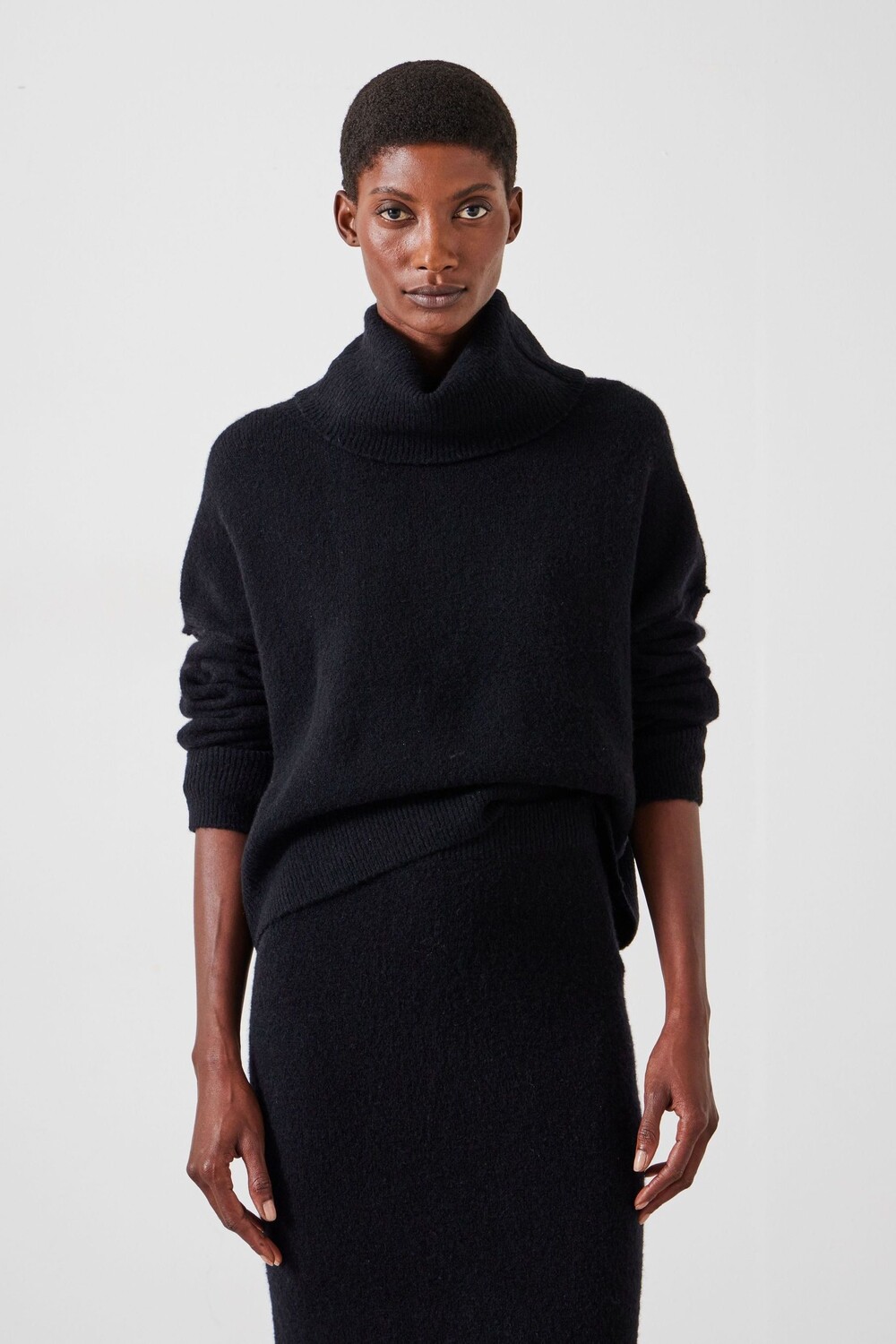 

Джемпер Meryll crop из смеси шерсти с высоким воротником Hush, черный