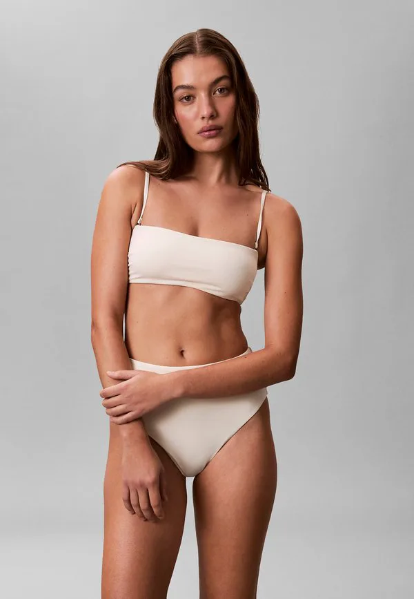 

Топ от бикини-бандо из необходимых вещей Calvin Klein Swimwear, Antique White, Белый, Топ от бикини-бандо из необходимых вещей Calvin Klein Swimwear, Antique White
