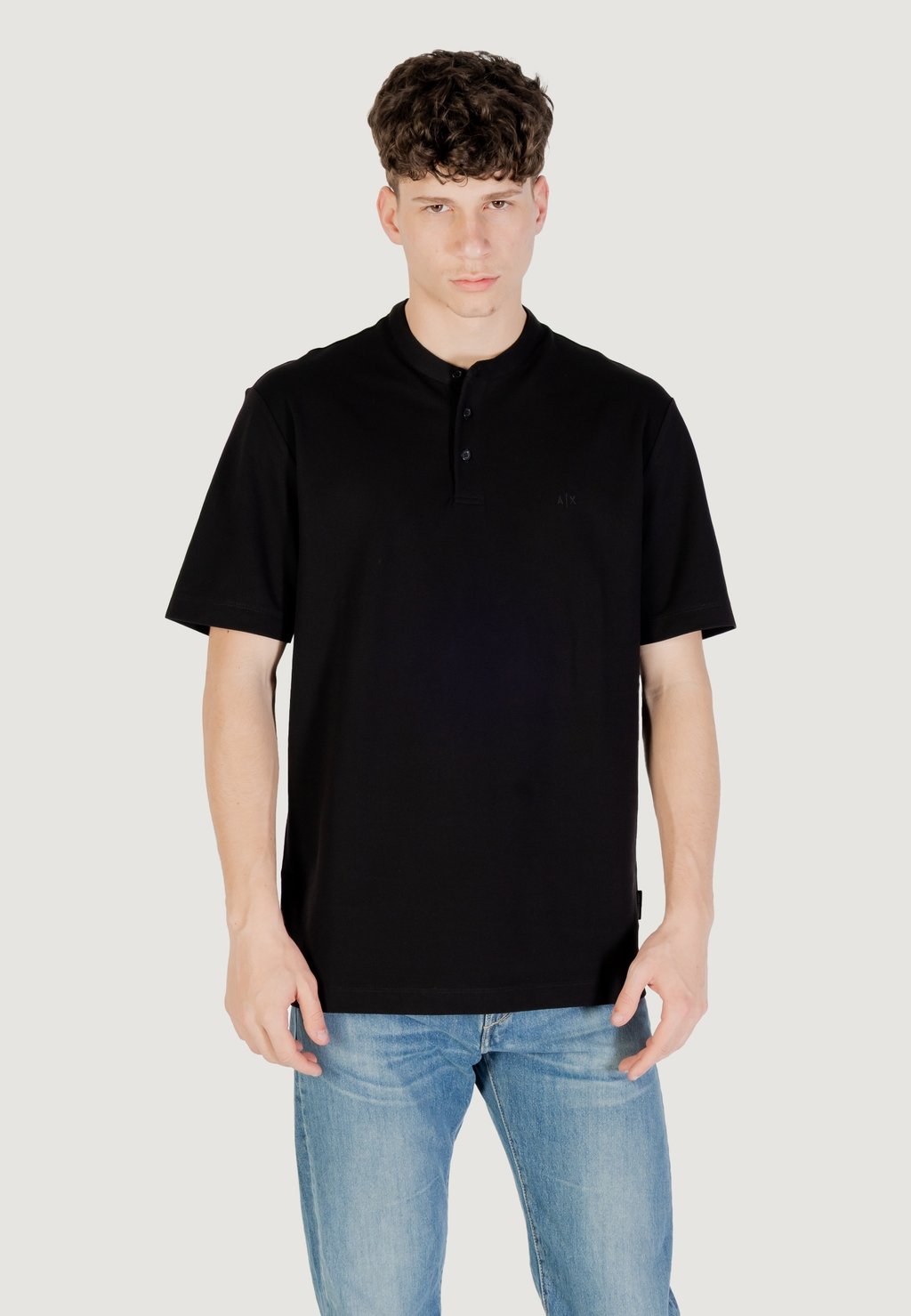 

Базовая футболка Armani Exchange, черный