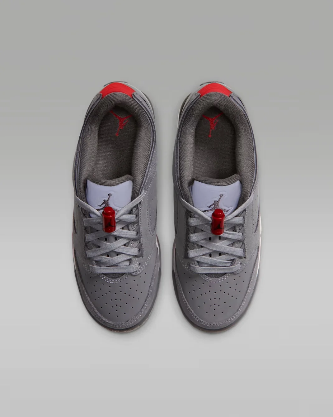 Кроссовки подростковые Nike Air Jordan Sixty Plus Low, серый/красный — фото 3
