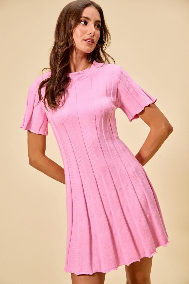 Женское мини-платье из широкой рифленой вязки с коротким рукавом, Pink — фото 2