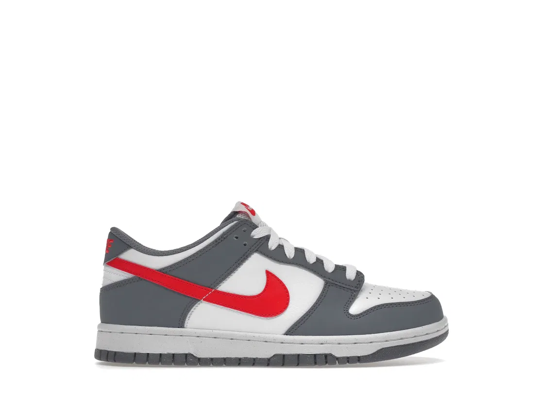 Детские кроссовки Lifestyle с контрастной расцветкой Nike Dunk Low Next Nature, Smoke Grey Light Crimson White