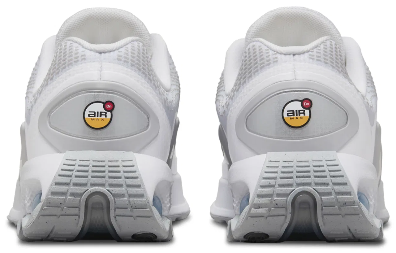 Кроссовки для мальчиков Air Max DN Nike, цвет White/White/Metallic Silver — фото 3