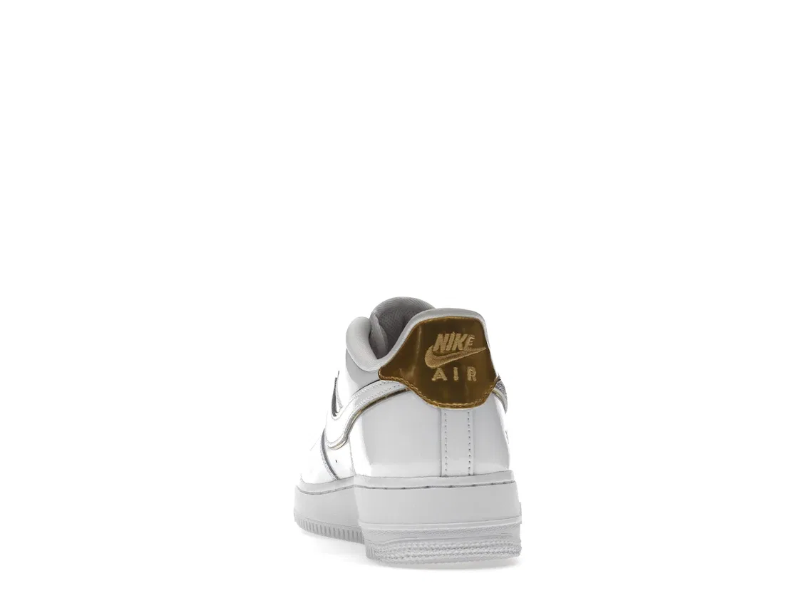 Детские кроссовки Lifestyle с блестящим покрытием Nike Air Force 1 Low '07 LV8, White/Multi-Color/Metallic Gold/University Red — фото 4