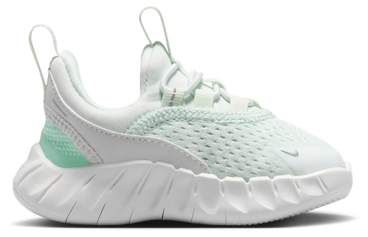 Беговые кроссовки для мальчиков Free Ride Nike, цвет Barely Green/Arctic Green/Bright Spruce