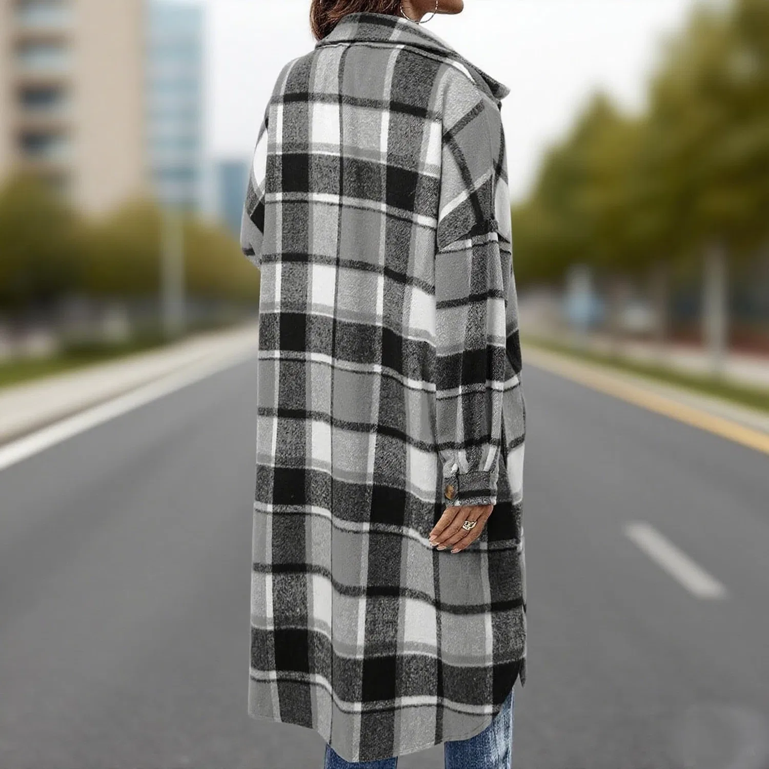 Женская рубашка-куртка с принтом в клетку Oversized Plaid Shacket, Grigio — фото 3
