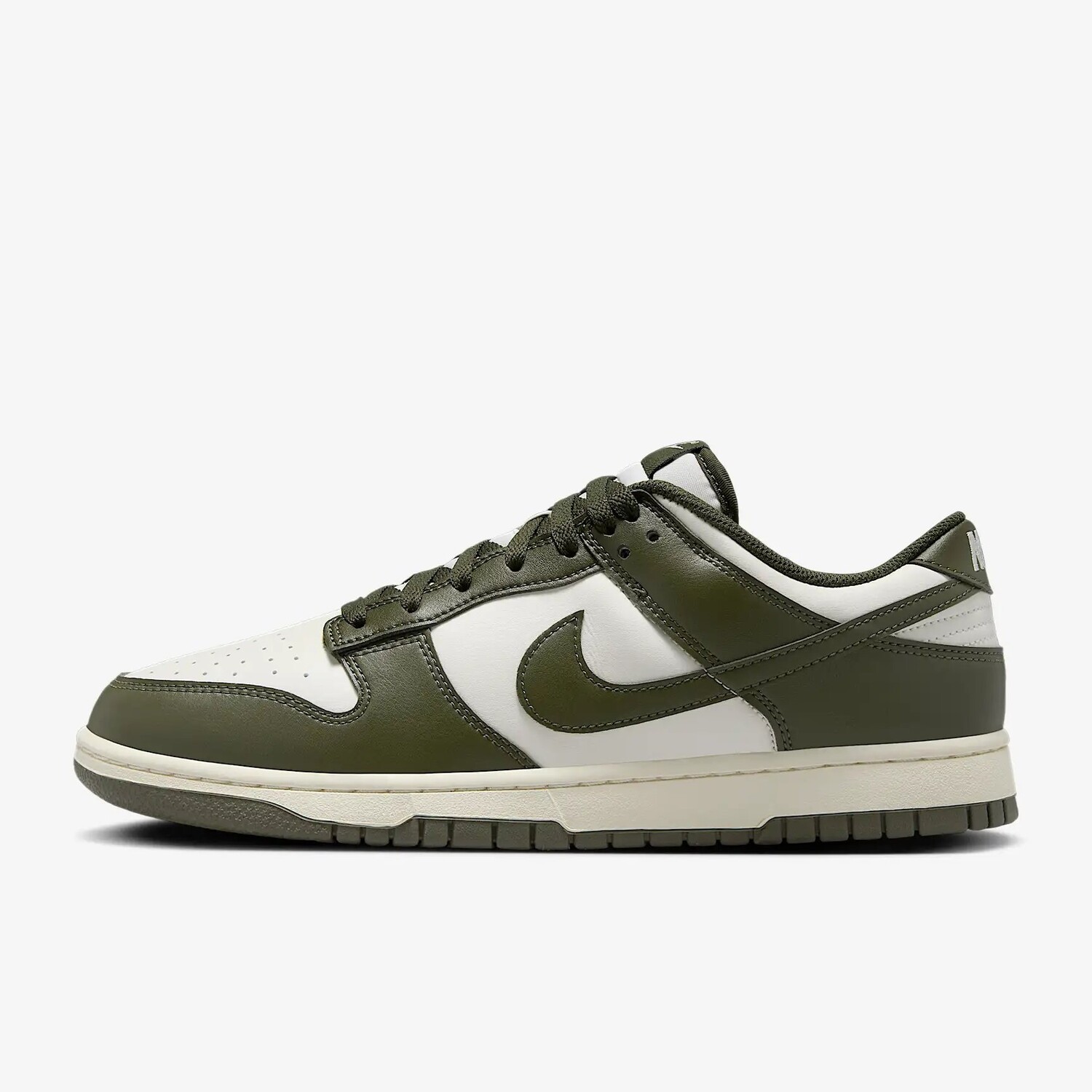 

Кроссовки Nike Dunk Low Retro, зеленый хаки/кремовый