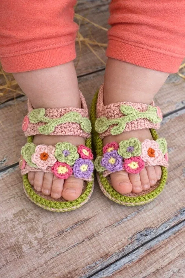 Детские сандалии для девочек без каблука Hand knitted floral summer baby girl strappy sandals booties Seraskids, Pink