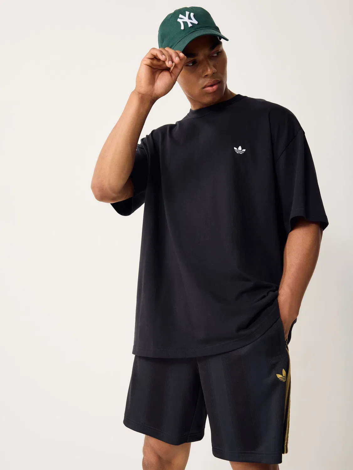 Футболка свободного кроя adidas Originals Trefoil Essentials, черный