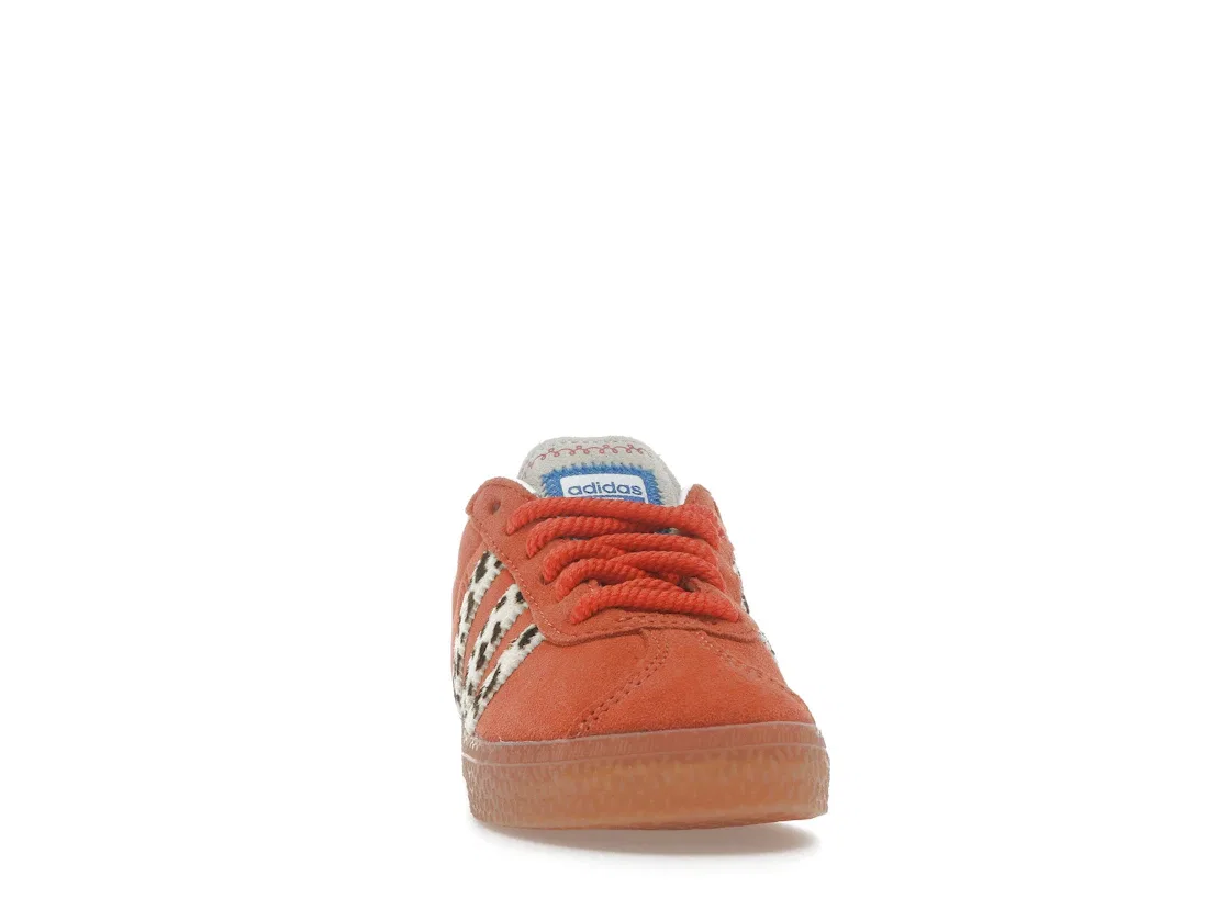 Детские кроссовки Lifestyle с принтом Toy Story Jessie Adidas, Orange/Cloud White/Gum 2 — фото 2