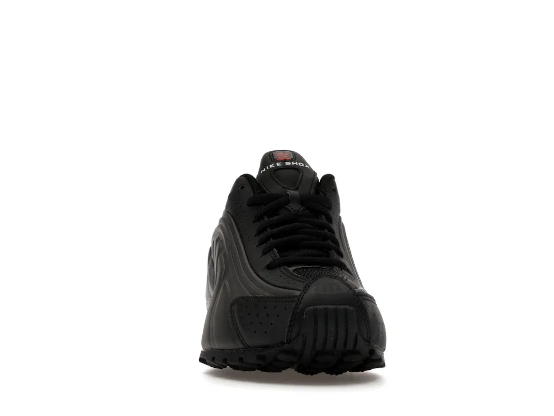 Детские кроссовки Lifestyle Nike Shox R4 Nike, Black/Black/Bright Crimson/Black — фото 2