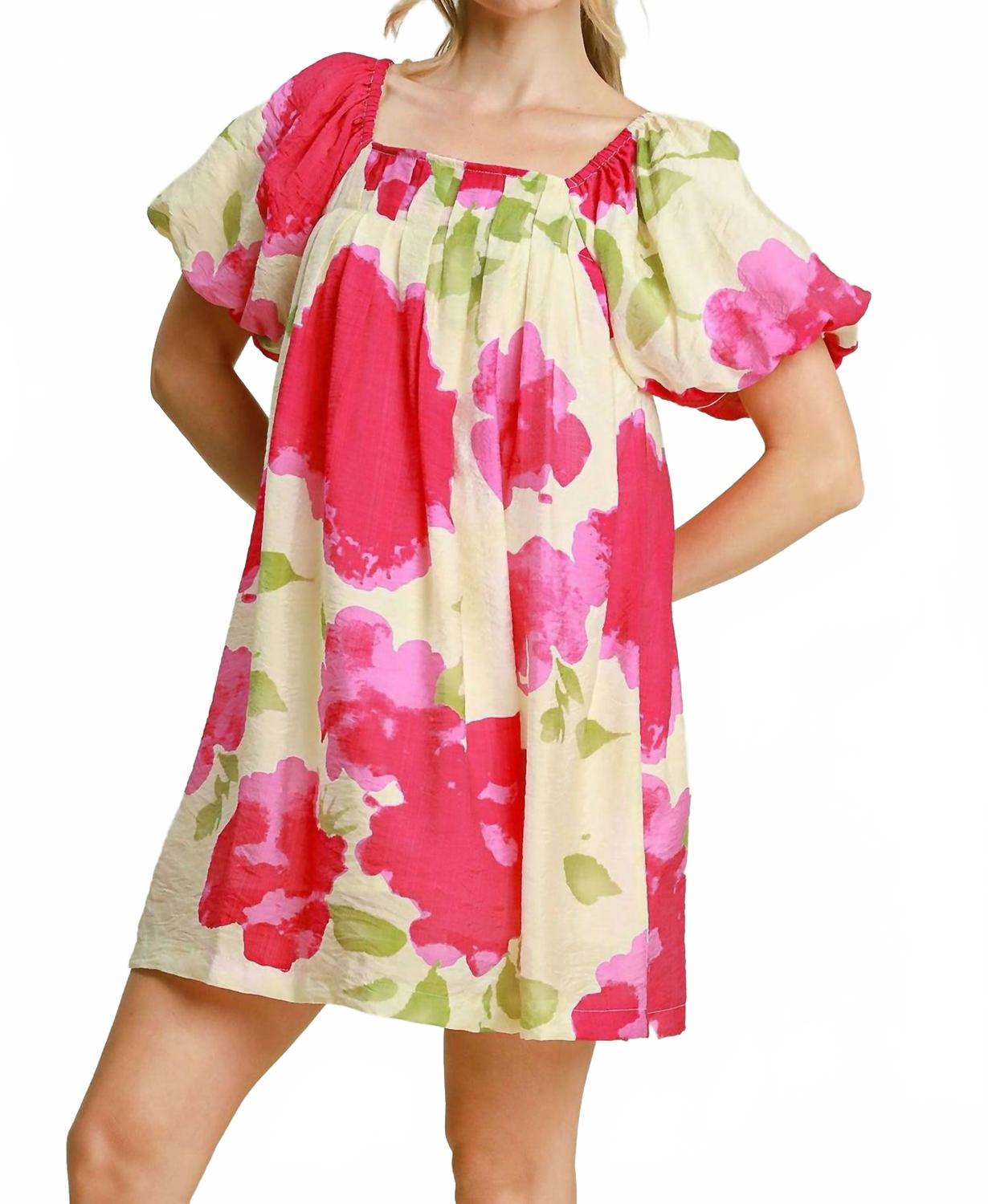 

Umgee Платье с цветочным принтом «Водопад» в розовой гамме