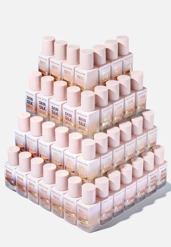 Тональная основа serum foundation Skin Silk Makeup Revolution f17nc, 23 мл, цвет f17nc — фото 3