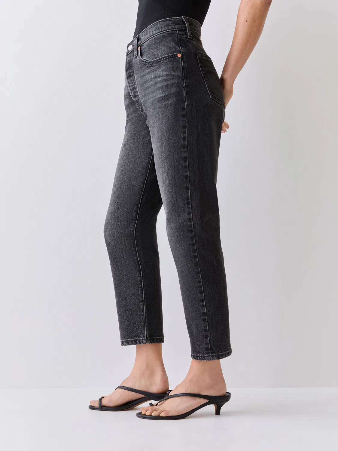 Черные укороченные джинсы Levi's Delivery Distance 501 — фото 3