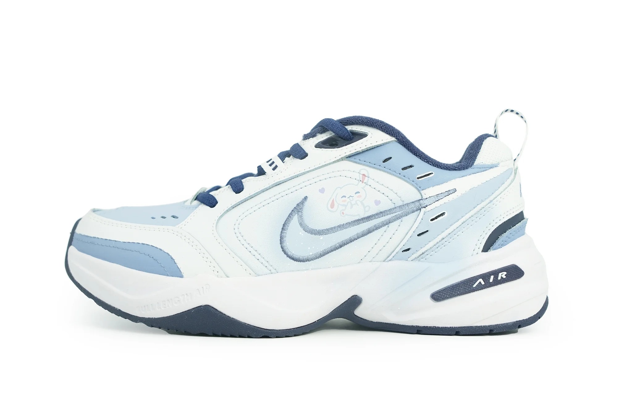 

Кастомизированные кроссовки Nike Air Monarch 4 Unisex, белый/голубой