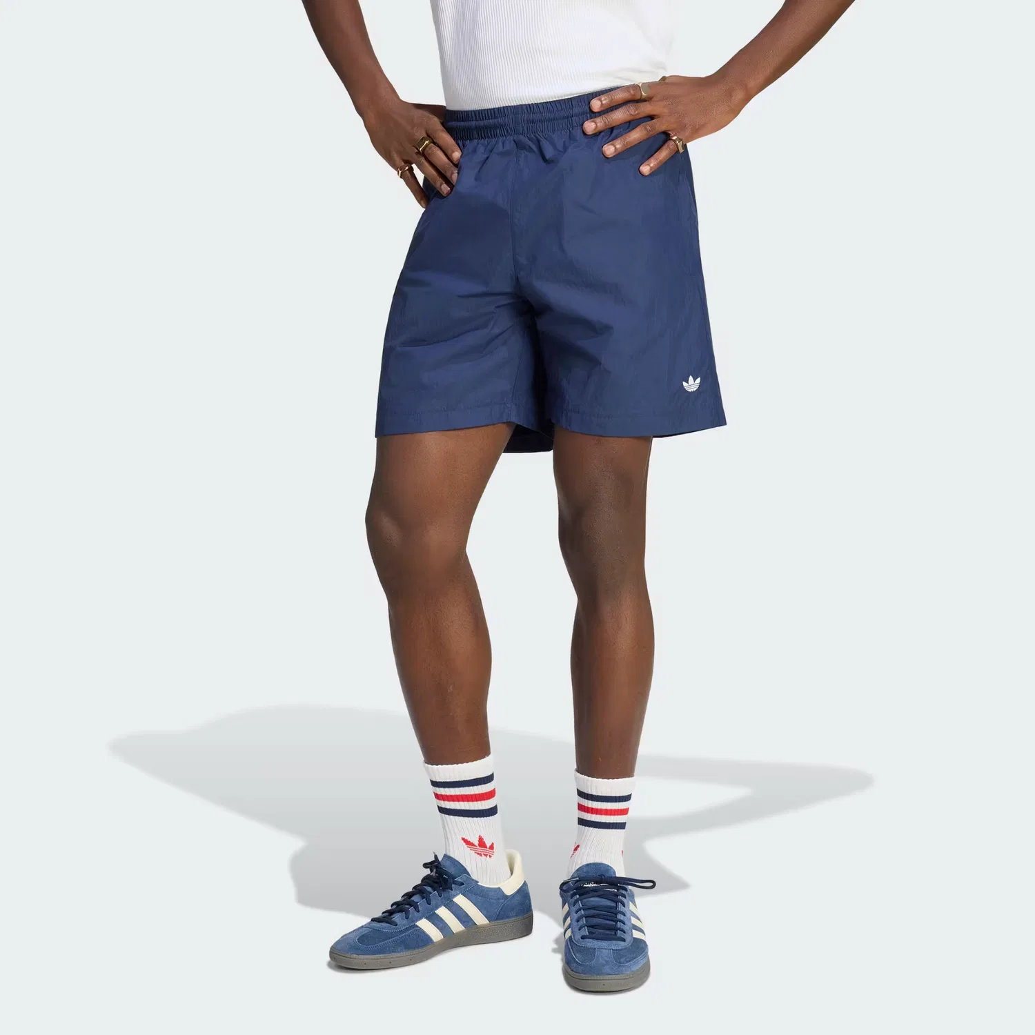 Мужские шорты из легкой ткани TREFOIL ESSENTIALS WOVEN SHORTS Adidas Originals, темно-синий