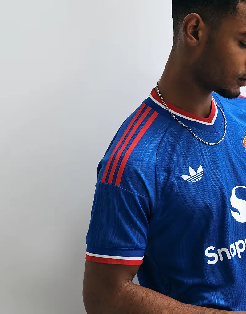 Футболка Adidas Football Manchester United 26/27 гостевая, синяя — фото 4