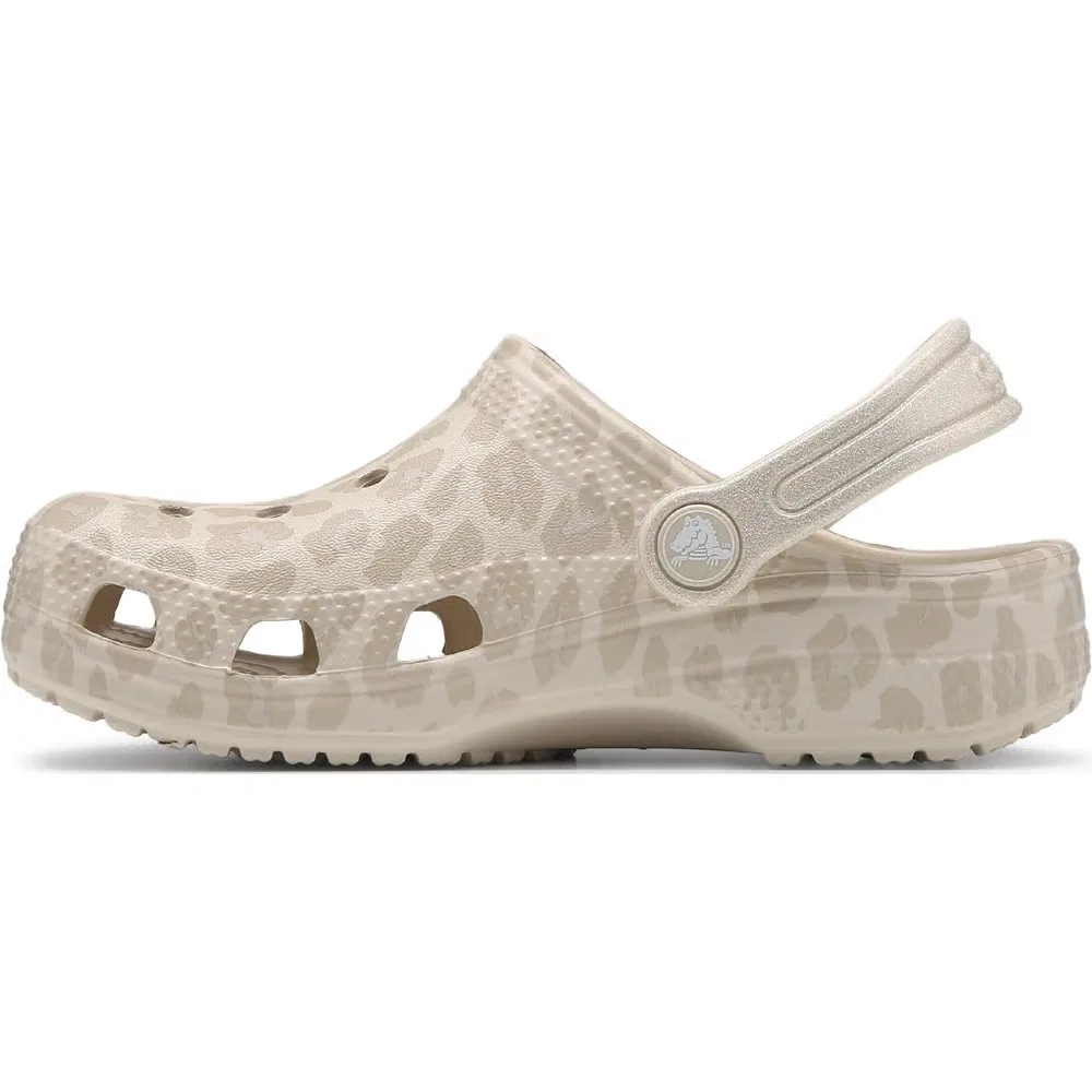 Детские классические сабо с графическим рисунком Crocs, Natural Leopard — фото 3