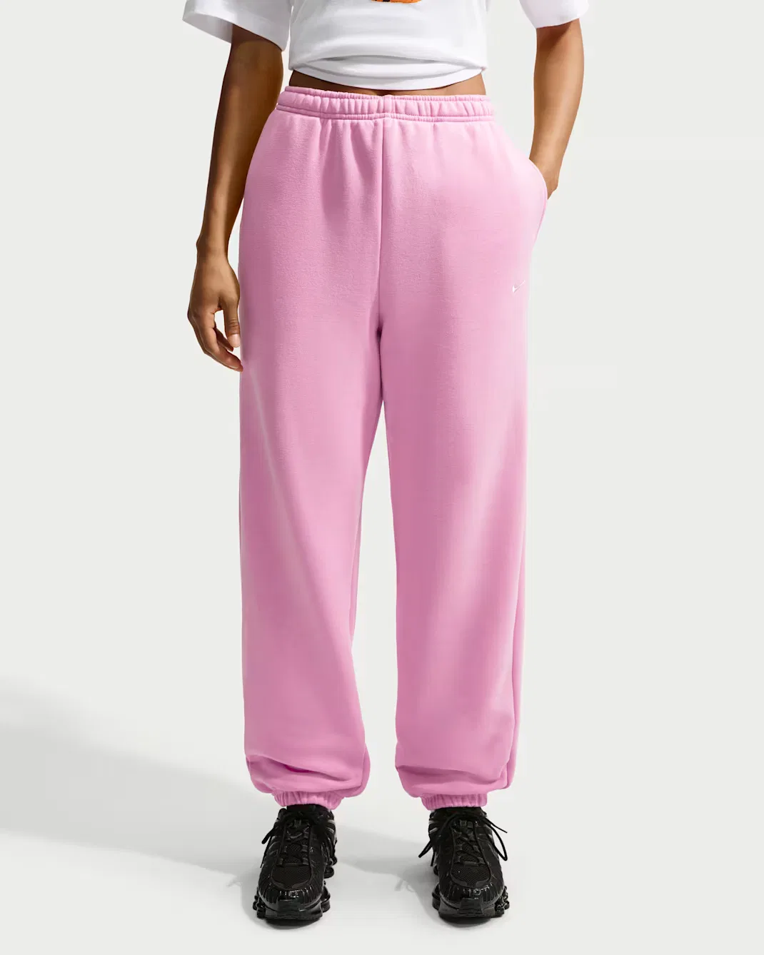 Женские брюки с высокой посадкой, свободного кроя и манжетами Nike Studio Fleece Medium Weight, Pink Rise/Sail — фото 2