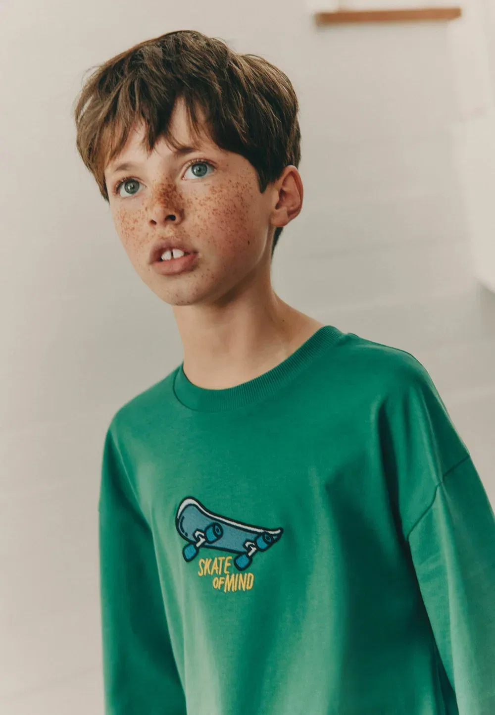 Классический крой - футболка с длинными рукавами Next, Green Skate Embroidery — фото 2
