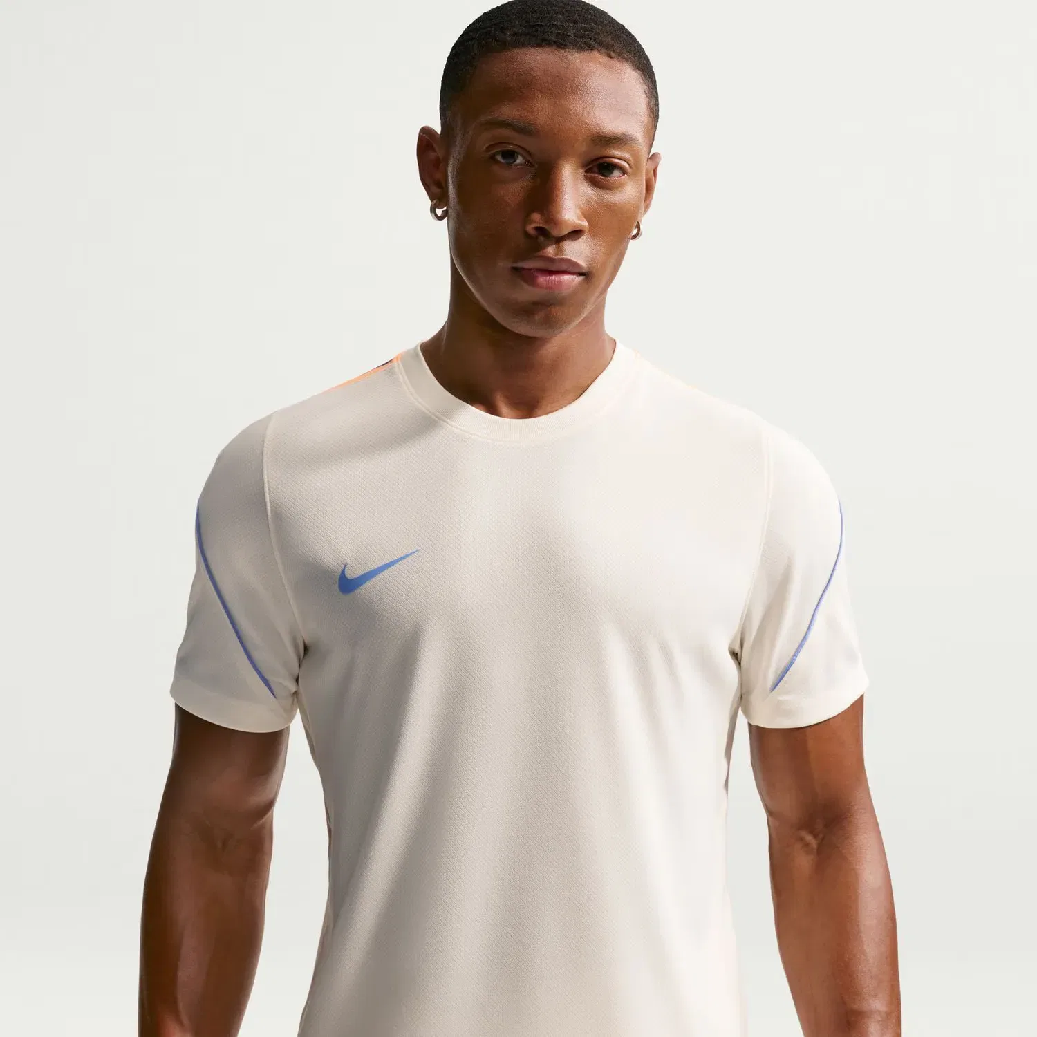 Мужская футболка с технологией Dri-FIT Strike Nike, Amarillo