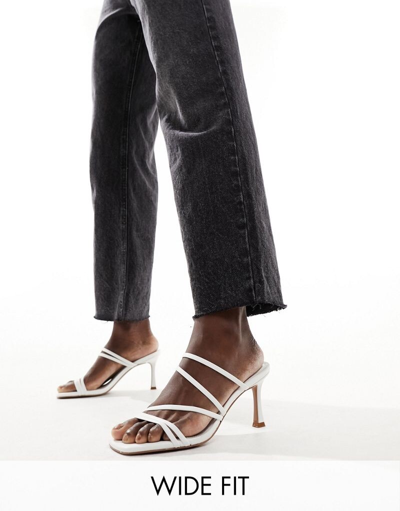 

Белые босоножки на среднем каблуке с ремешками ASOS DESIGN Wide Fit Hayes