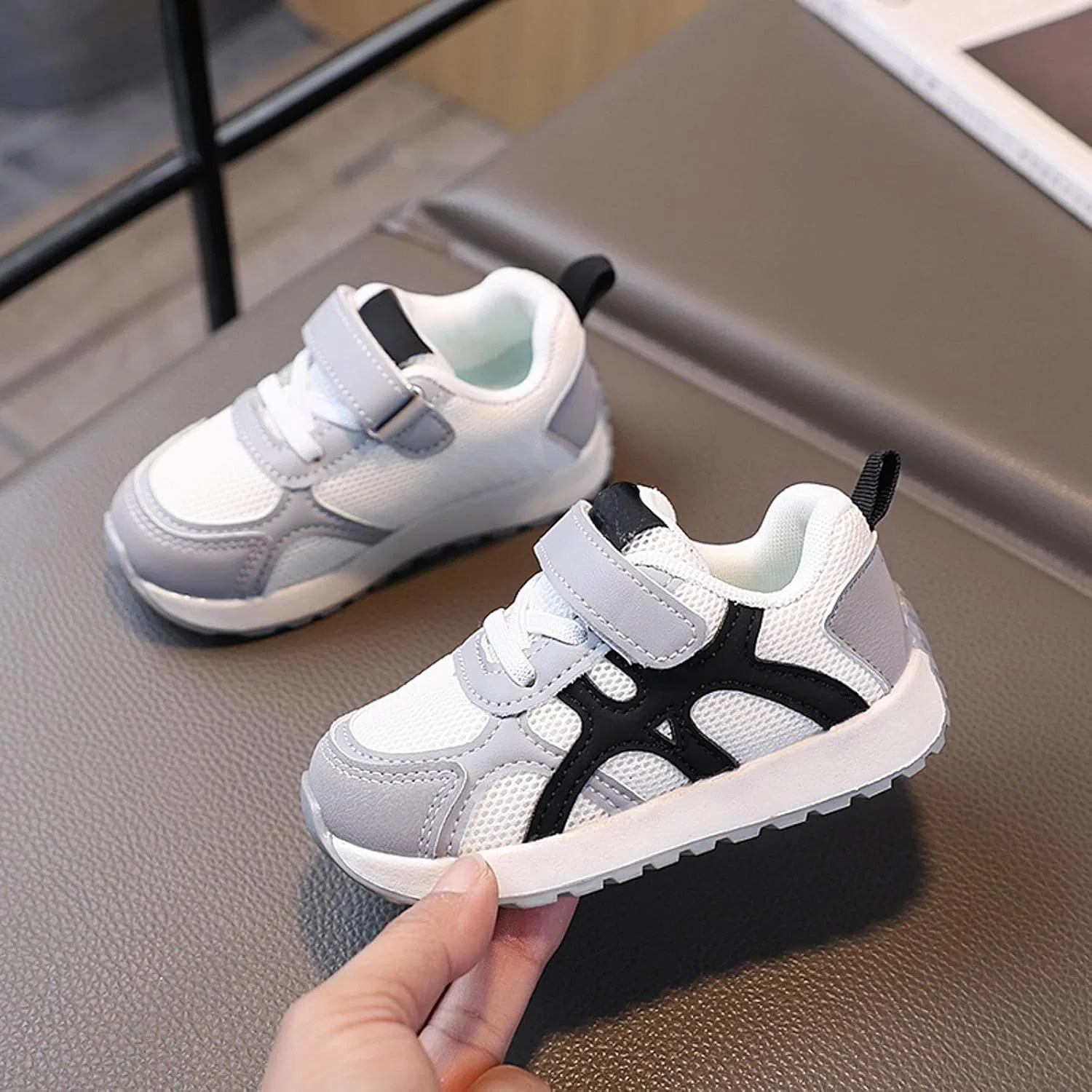 Детские кроссовки для мальчиков и девочек с дышащей сеткой, модель Lightweight Tennis Shoes, Grey — фото 2
