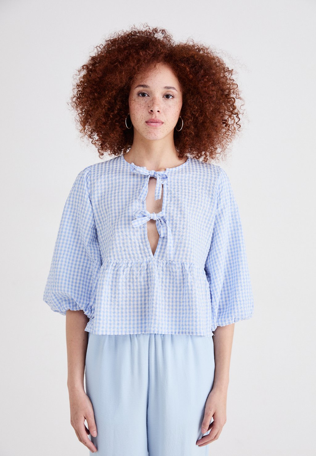 

Блуза GINGHAM BLOUSE Gina Tricot, темно-синий