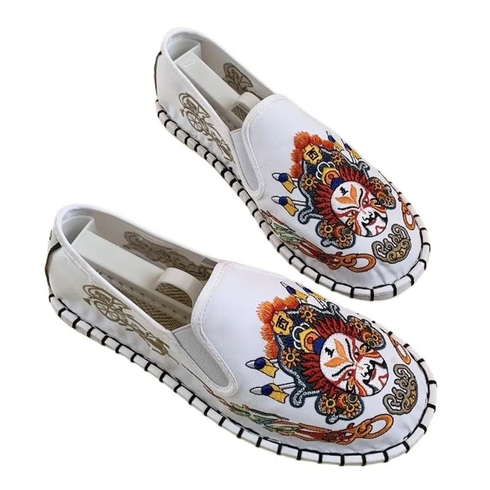 Детские туфли с вышивкой GHAKKE, White 02