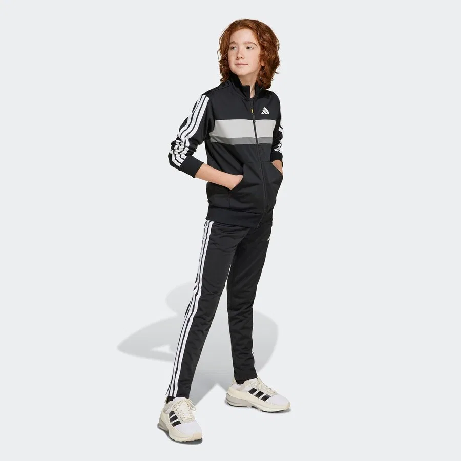 Спортивный костюм ADIDAS SPORTSWEAR 'Seasonal Essentials Tiberio' черного цвета — фото 2