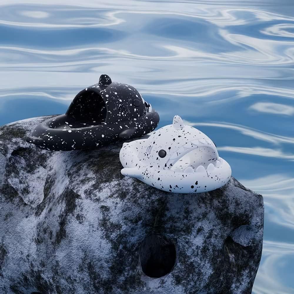 Шлепанцы Shark для женщин и мужчин, новые пляжные сандалии и уютные нескользящие шлепанцы Shark для ванной и улицы Generic, черный — фото 3