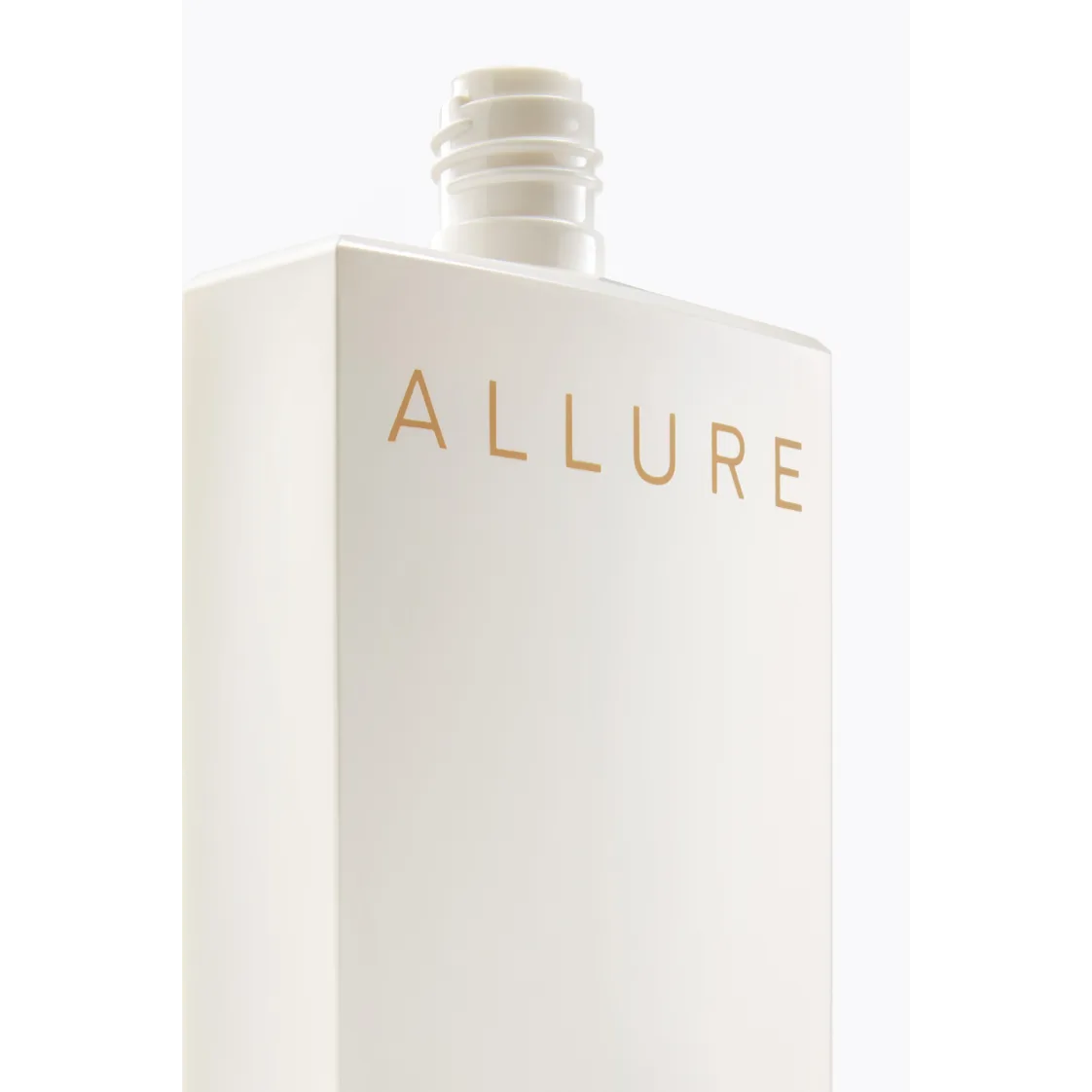 Увлажняющий крем для тела Allure Émulsion Pour Le Corps Chanel, 200 мл — фото 2