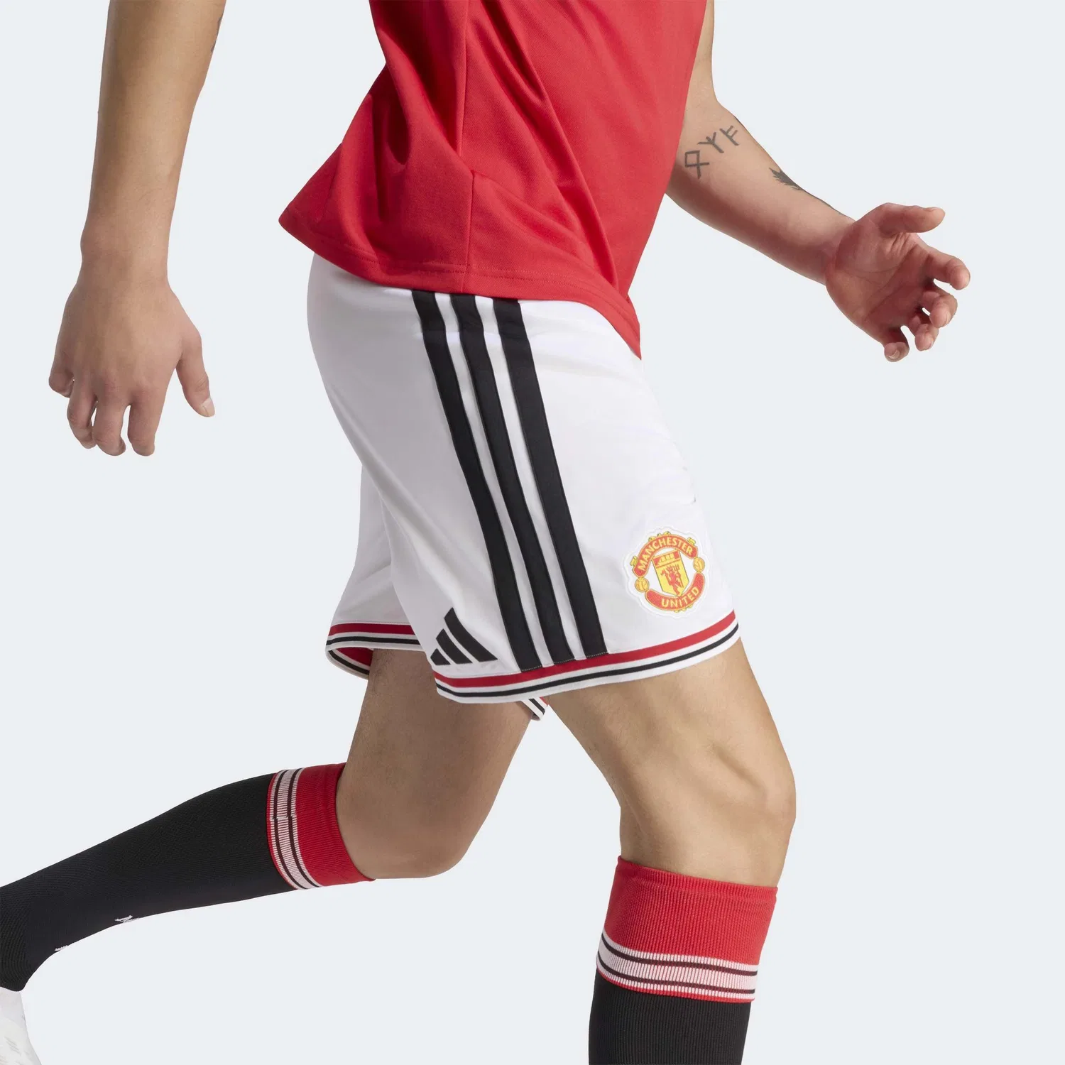 Спортивные шорты Adidas Performance Regular Workout Pants Manchester United 26/27 белого цвета — фото 4
