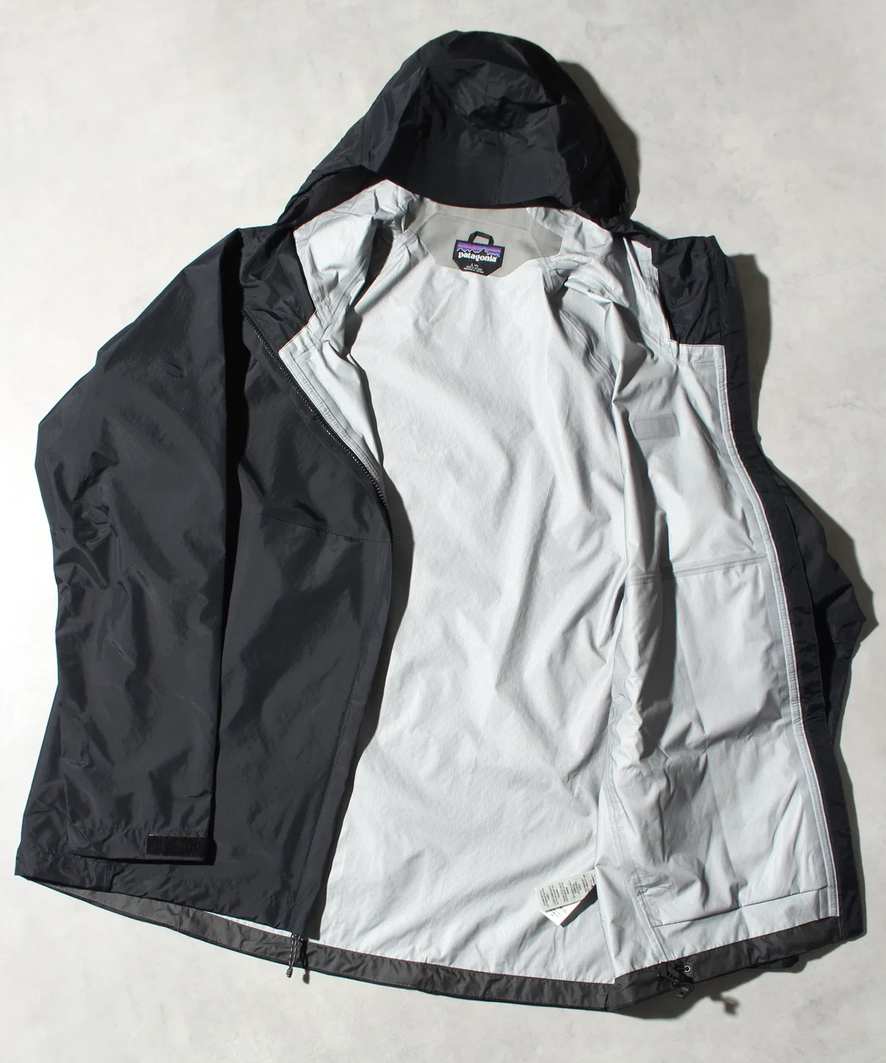 Куртка дождевик Patagonia Torrentshell 3L Jacket чёрный — фото 3