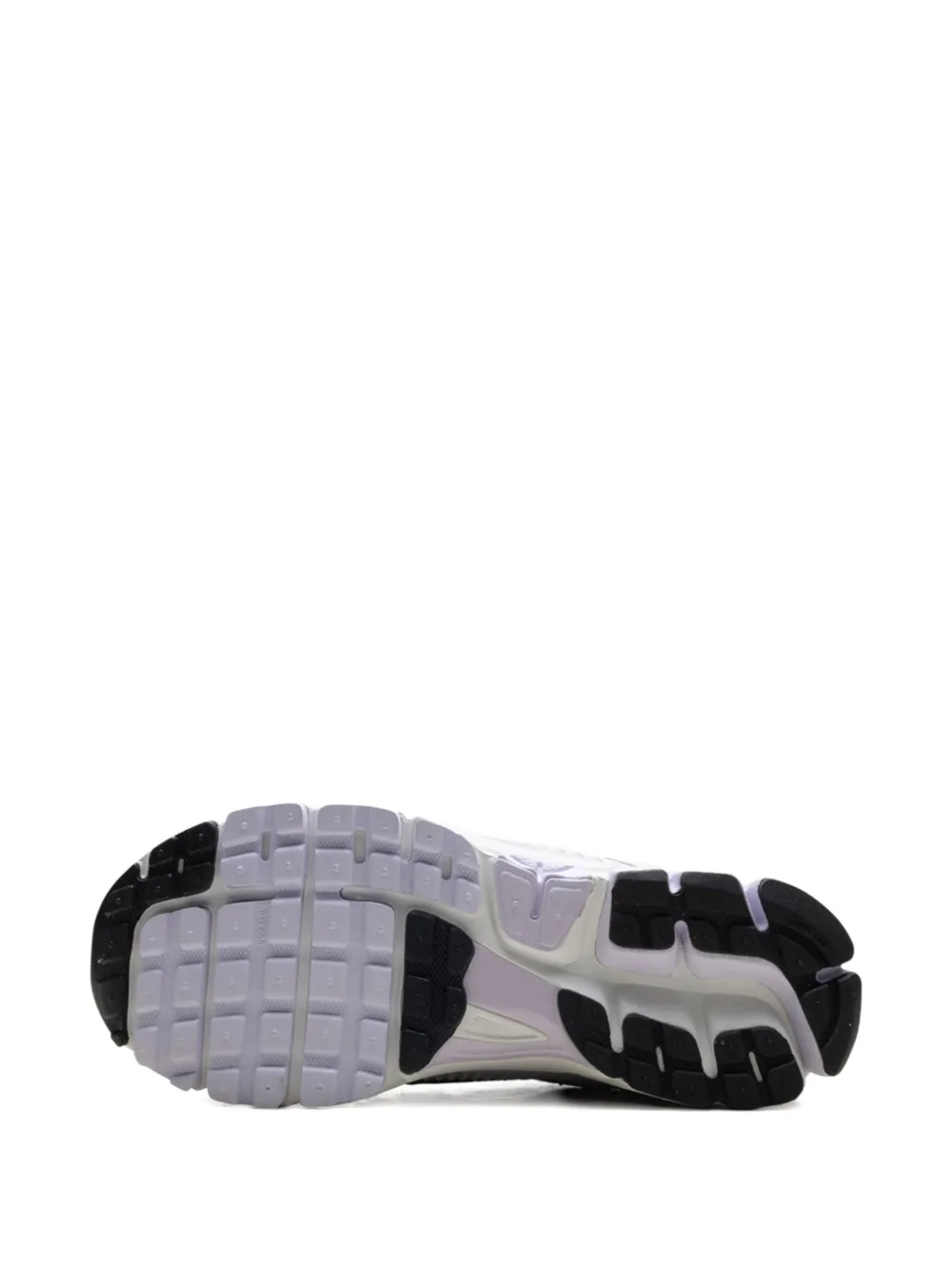 Кроссовки Zoom Vomero 5 Barely Grape/Photon Dust/Summit White/Metallic Silver Nike, серый — фото 4