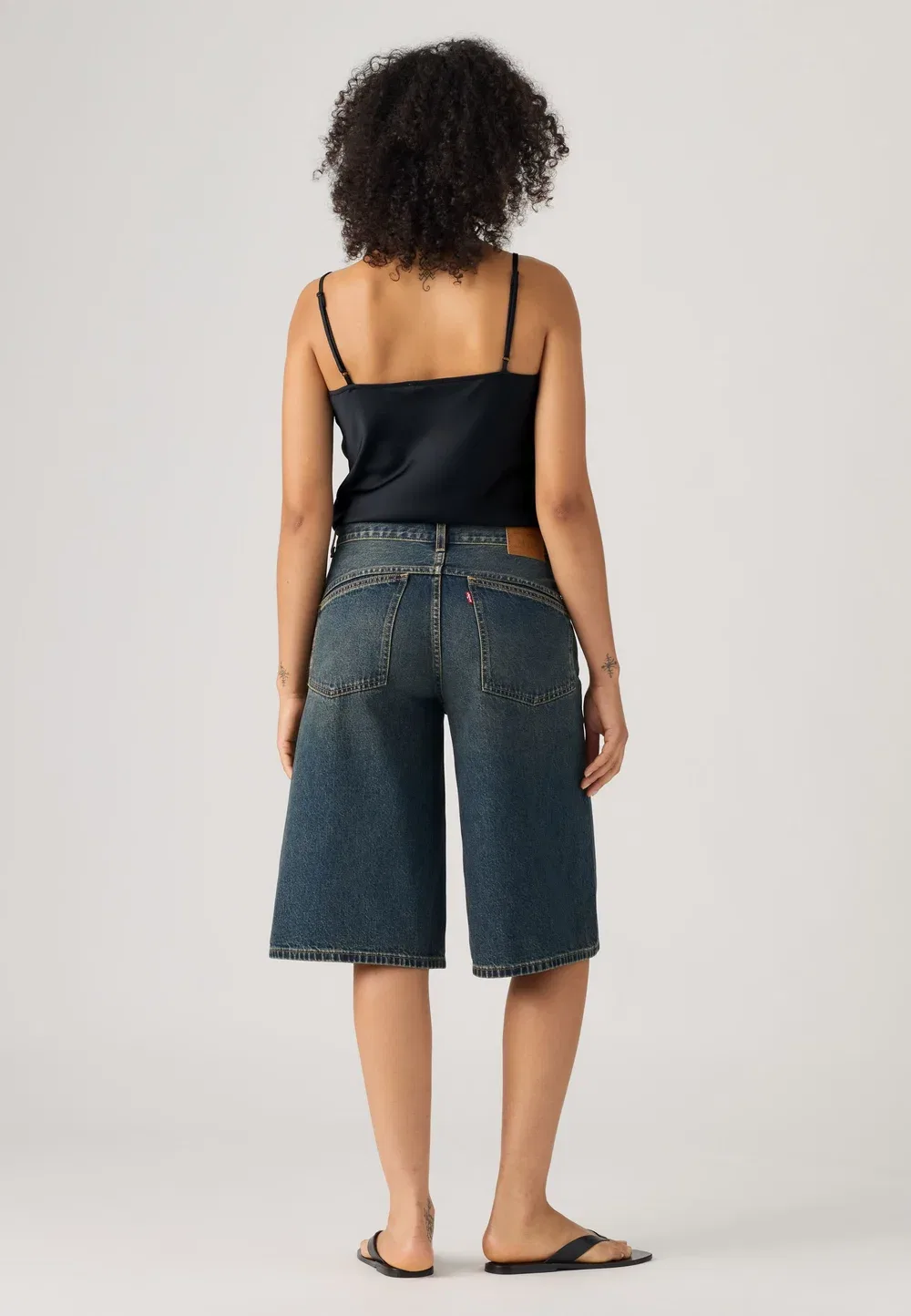Очень свободные джинсовые шорты-джорты Levi'S, Happy Tale — фото 3