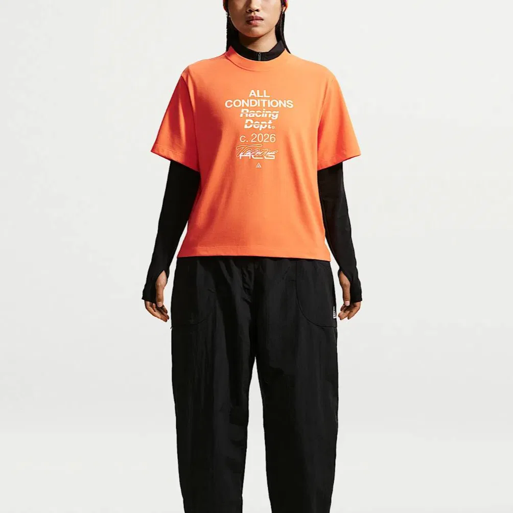Женская футболка с круглым вырезом Nike ACG Quick Dry, Safety Orange — фото 3