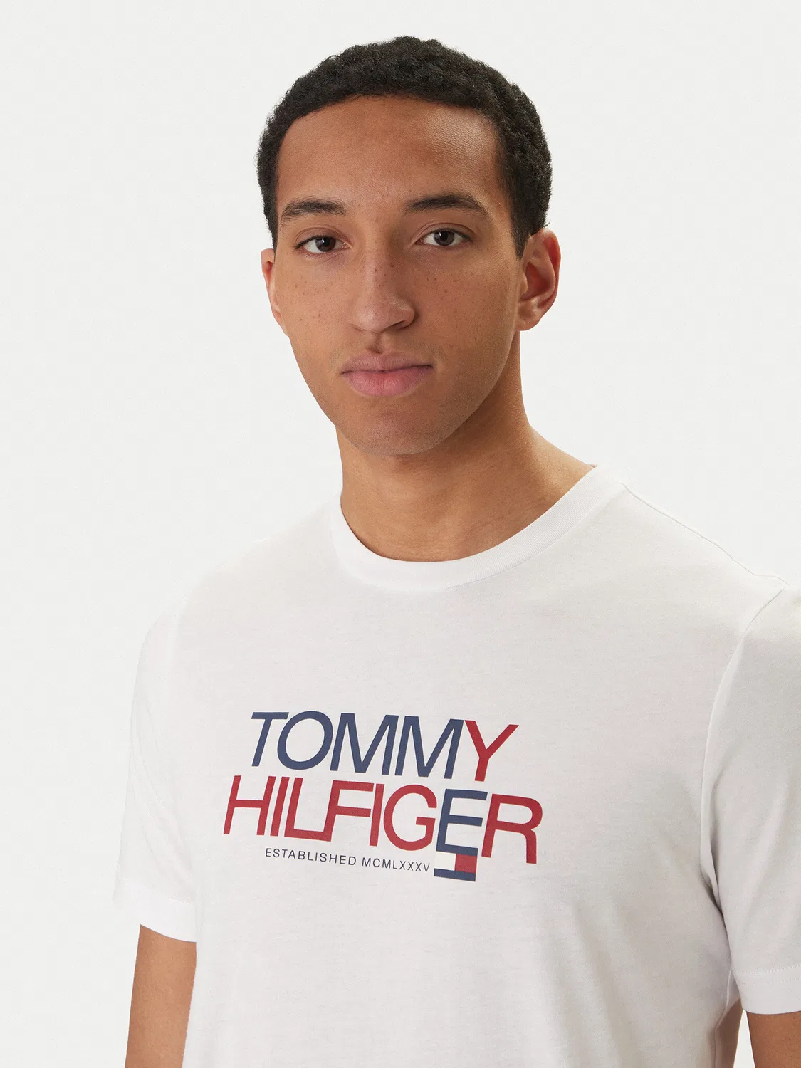 Мужская футболка стандартного кроя Brand Love Big Text Tommy Hilfiger, белый — фото 4