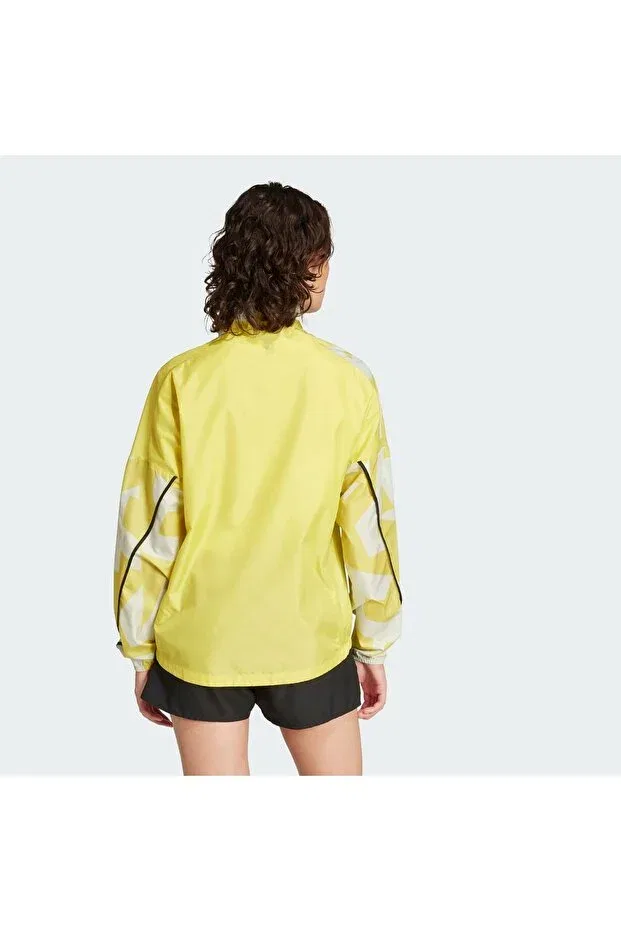 Женская ветровка с длинным рукавом Terrex multi printed wind jacket Adidas, Pure Sulfur / Linen Green — фото 2